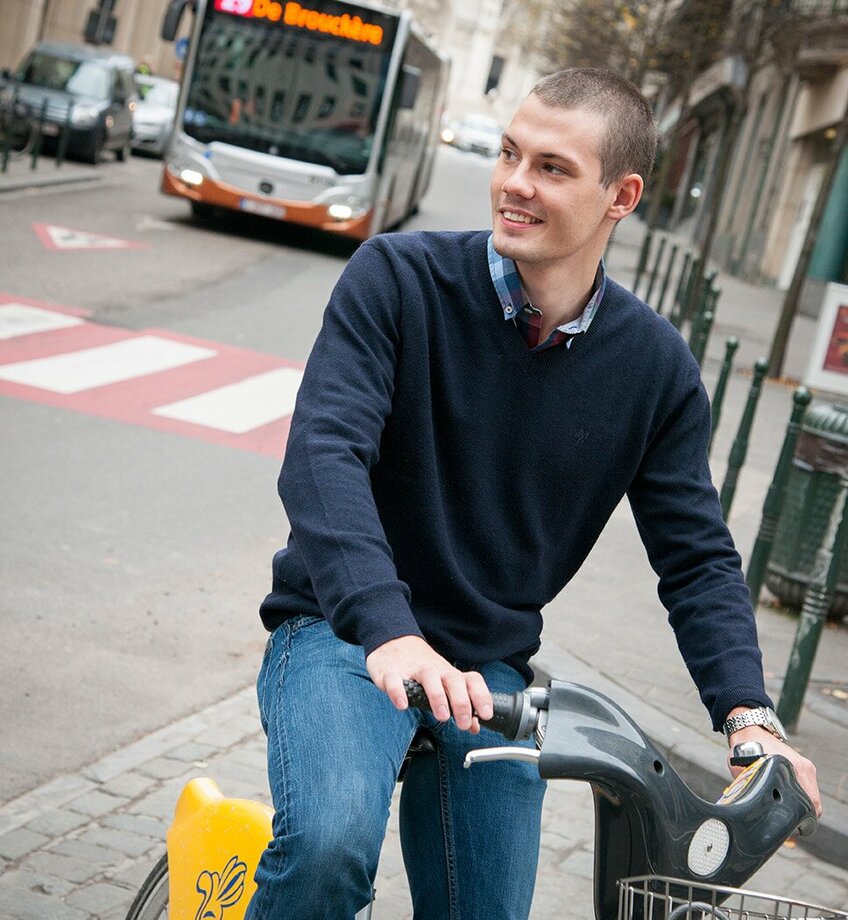 student op Villo huurfiets