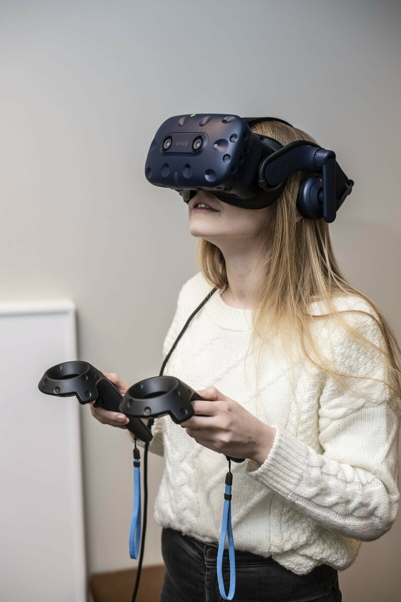 Student met VR-bril
