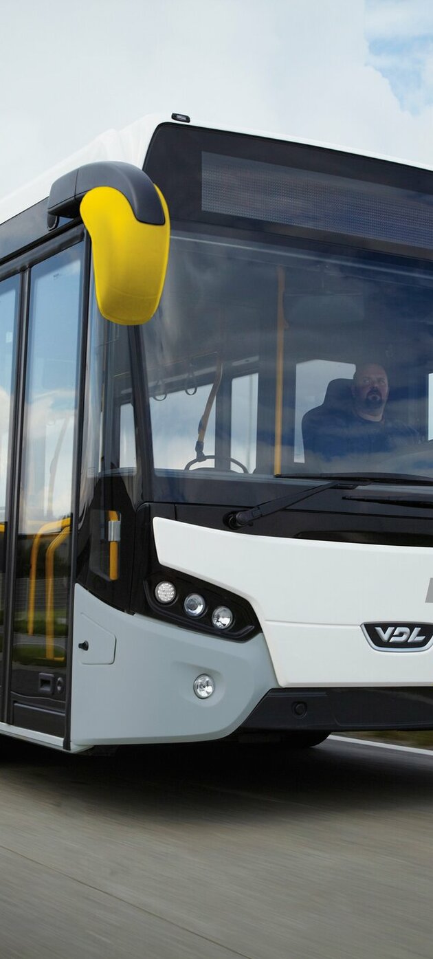 Rijdende bus van De Lijn