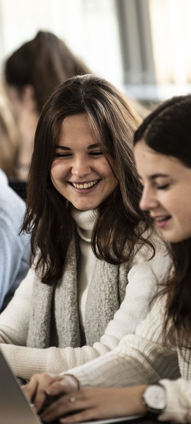 Studenten in een leslokaal
